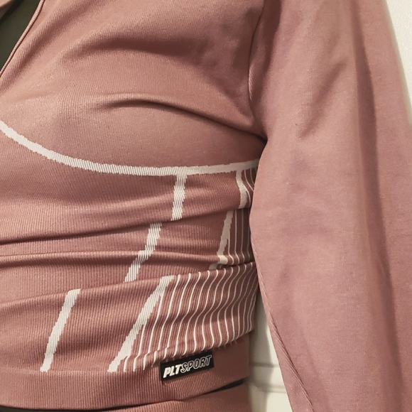 PRETTYLITTLETHINGS SPORT - Picture 3 of 12